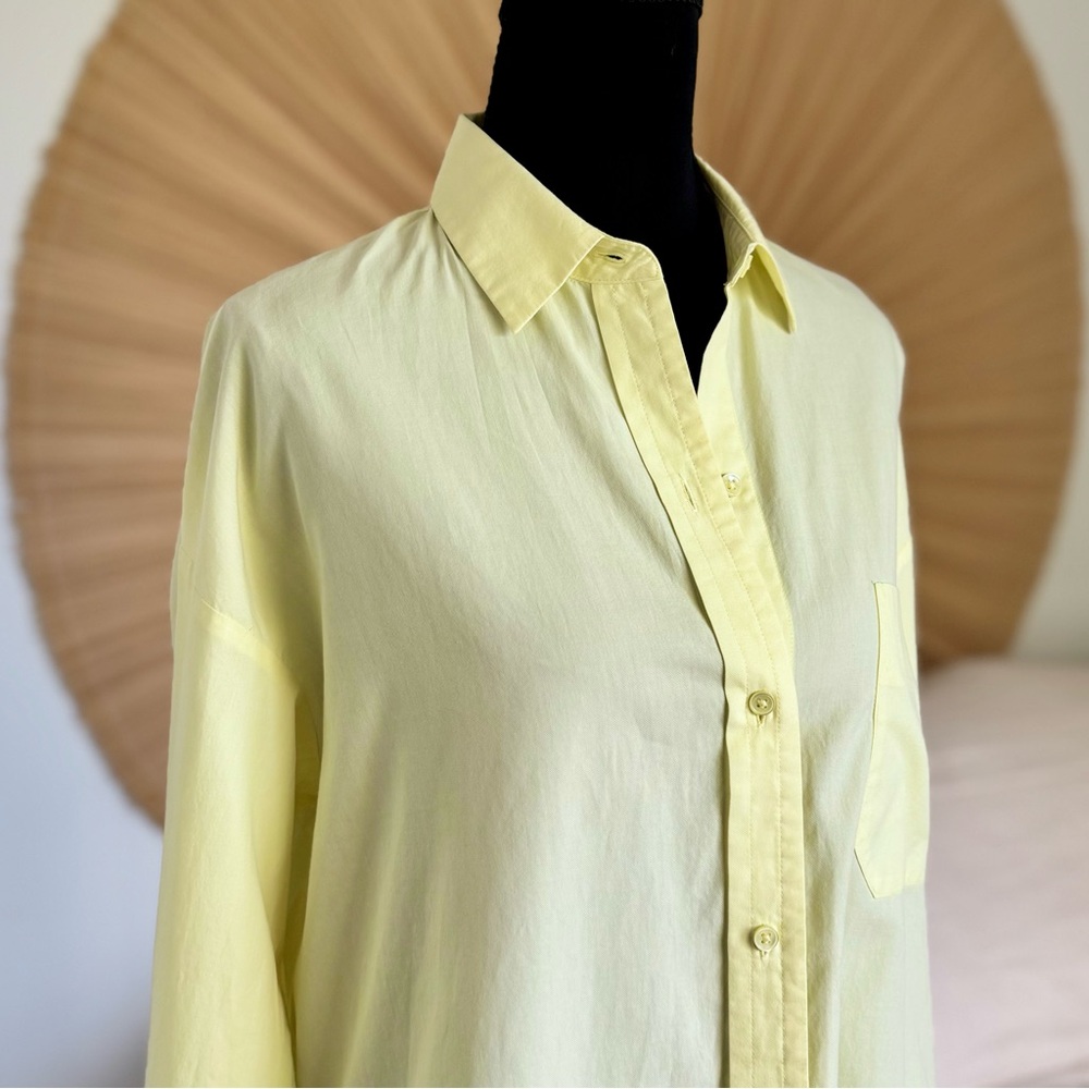 Vince. Pale Lemon Yellow Cotton-Silk Button Down 🍋 size Small LIKE NEW